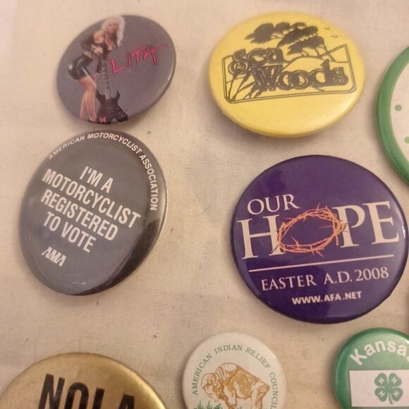 lot of vtg 26 pinback buttons Pins Various Batman To Lita Ford To 4H - Picture 2 of 11